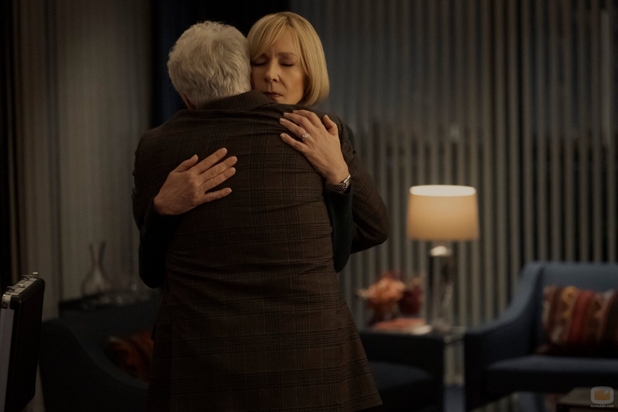 Allison Janney en el 3x01 de 'La diplomática'