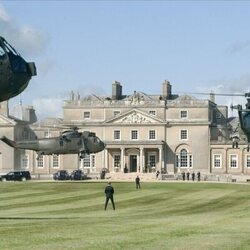 Capítulo 1 titulado 'Cuando llama un extraño' de 'La diplomática'