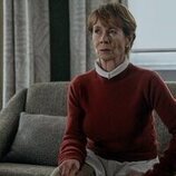 Celia Imrie en el 3x01 de 'The Diplomat'