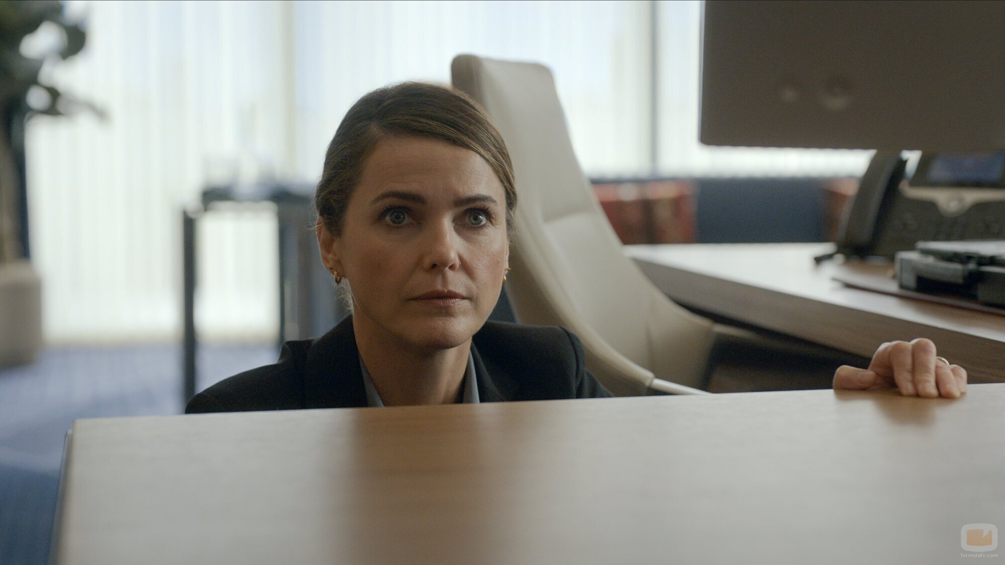 Imagen de Keri Russell en 'Cuando llama un extraño' de 'The Diplomat'