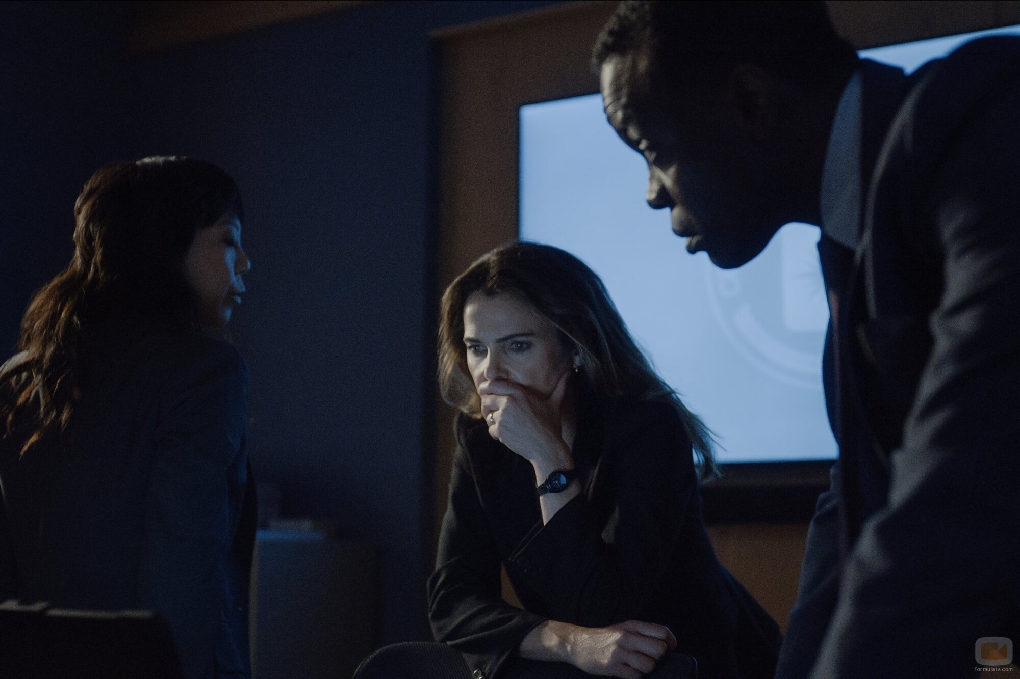 Capítulo 2 titulado 'El último baile en el Club de campo' de 'La diplomática'