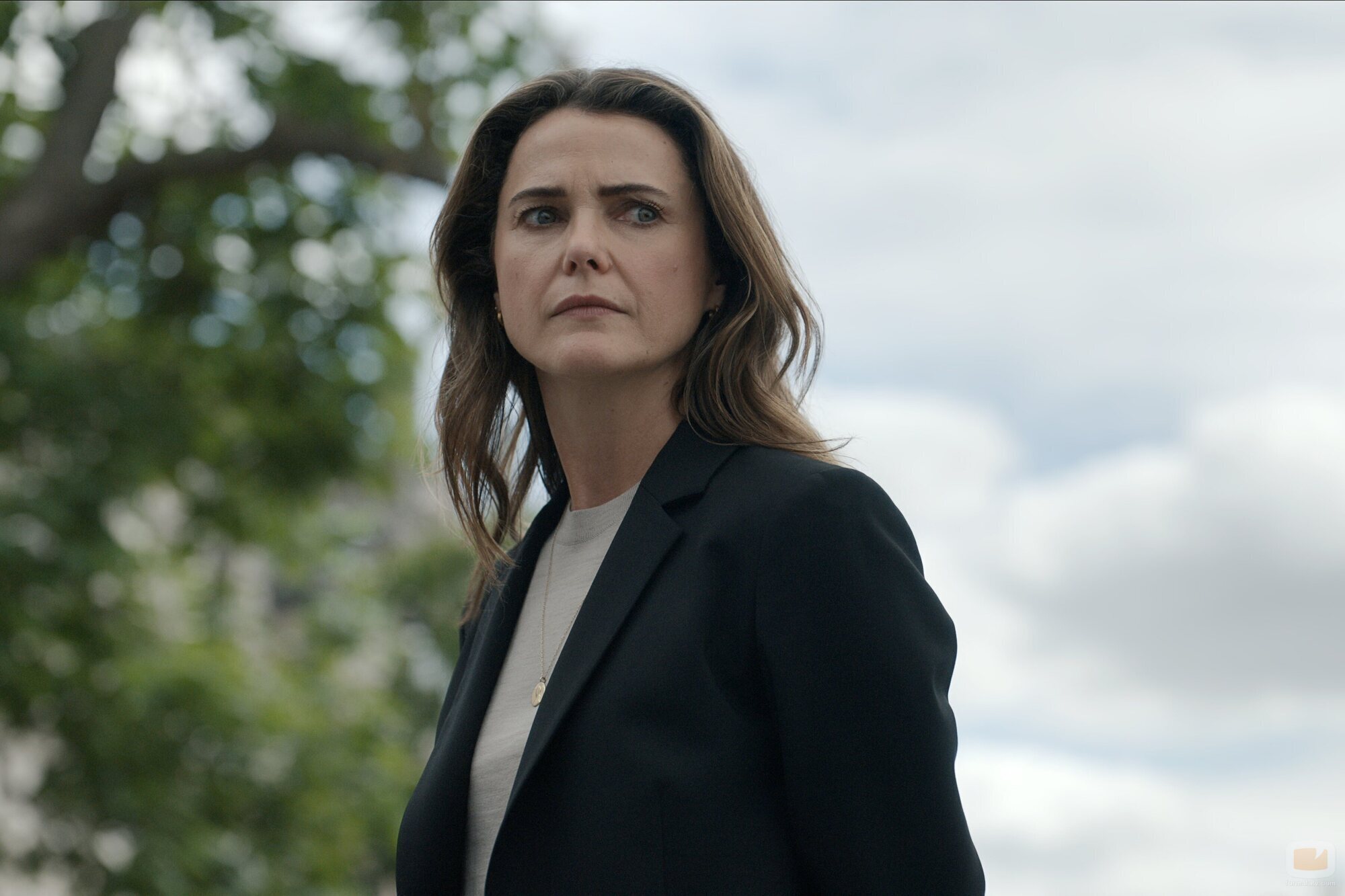 Keri Russell en 3x02 titulado 'El último baile en el Club de campo' de 'La diplomática'