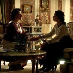 Isabel Serrano y Marta Costa en Capítulo 211 titulado 'Miércoles 22 de octubre de 2025' de 'La promesa'