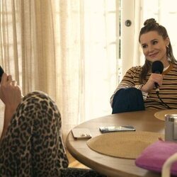 Kristen Bell en Capítulo 1 titulado 'La primera cena' de 'Nadie quiere esto'