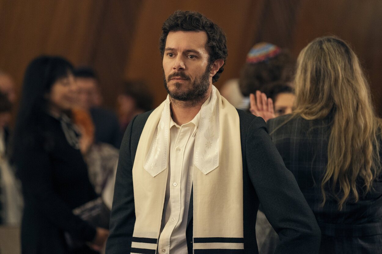 Adam Brody en 2x02 'Lo dejamos en el árbol' de 'Nadie quiere esto'