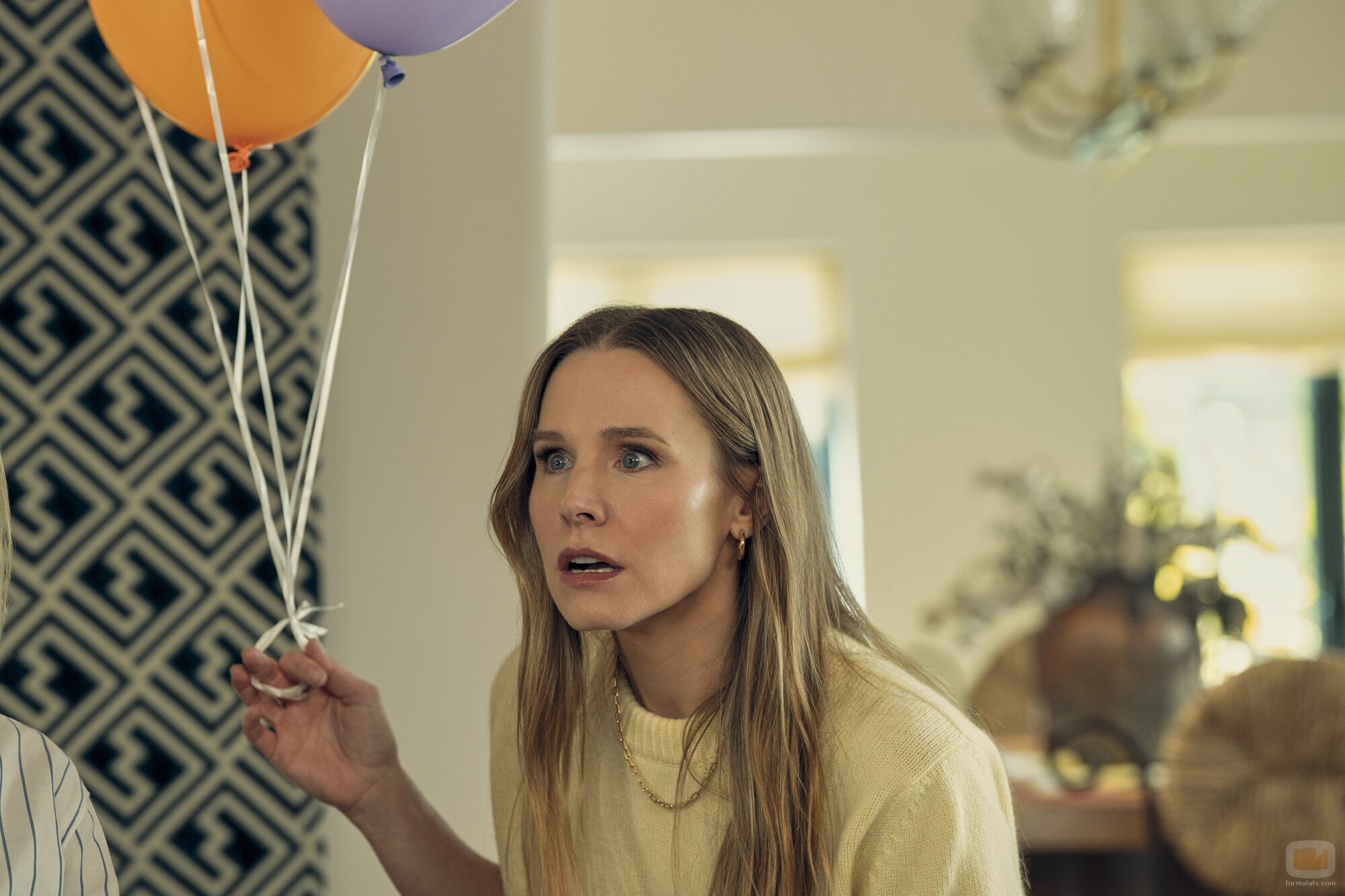 Kristen Bell en 2x03 titulado 'El psicólogo inmoral' de 'Nadie quiere esto'