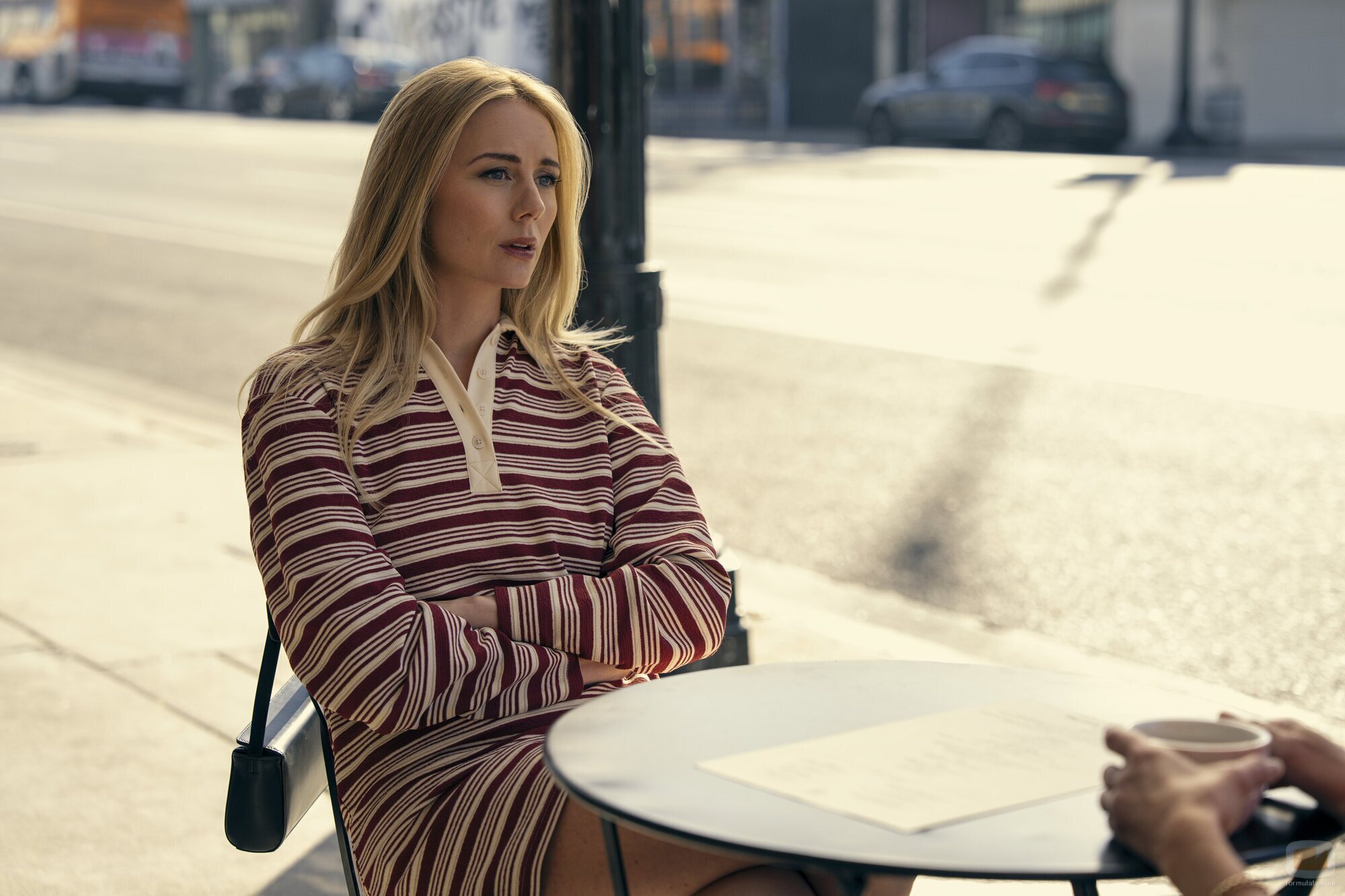 Justine Lupe en el 2x03 de 'Nadie quiere esto'