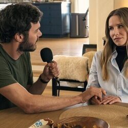 Kristen Bell y Adam Brody en el 2x03 de 'Nobody Wants This'