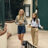 Kristen Bell y Justine Lupe en 2x03 titulado 'El psicólogo inmoral' de 'Nadie quiere esto'