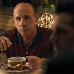 Paul Ben-Victor en 'El psicólogo inmoral' de 'Nadie quiere esto'