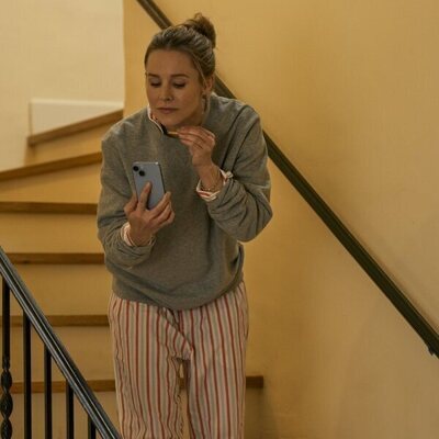 Kristen Bell en Capítulo 4 titulado 'San Valentín' de 'Nadie quiere esto'