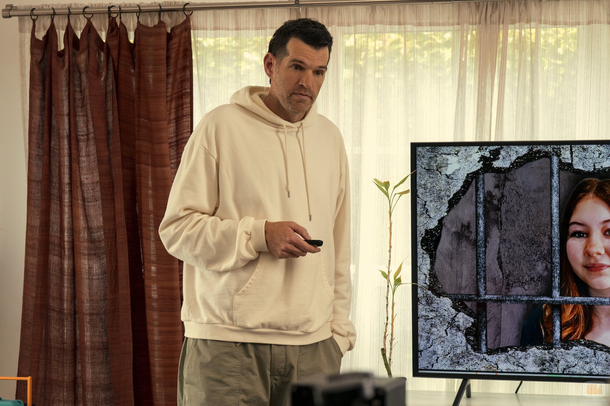 Timothy Simons en la temporada 2 y el capítulo 04 de 'Nadie quiere esto'