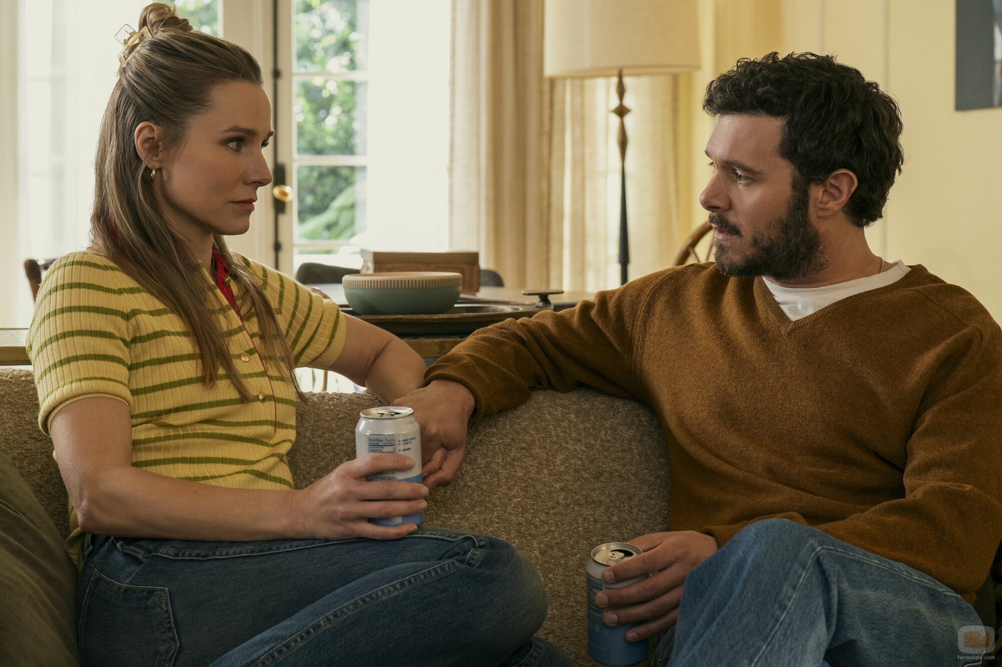 Kristen Bell y Adam Brody en la temporada 2 y el capítulo 04 de 'Nadie quiere esto'