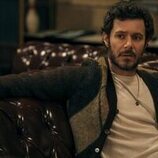 Adam Brody en 'Abby Granizados' de 'Nadie quiere esto'