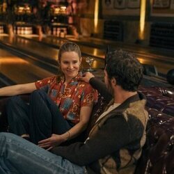 Adam Brody y Kristen Bell en 'Abby Granizados' de 'Nobody Wants This'