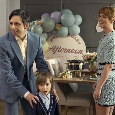 Escena de Leighton Meester en 2x05 'Abby Granizados' de 'Nadie quiere esto'