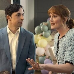 Escena de Leighton Meester en 'Abby Granizados' de 'Nadie quiere esto'