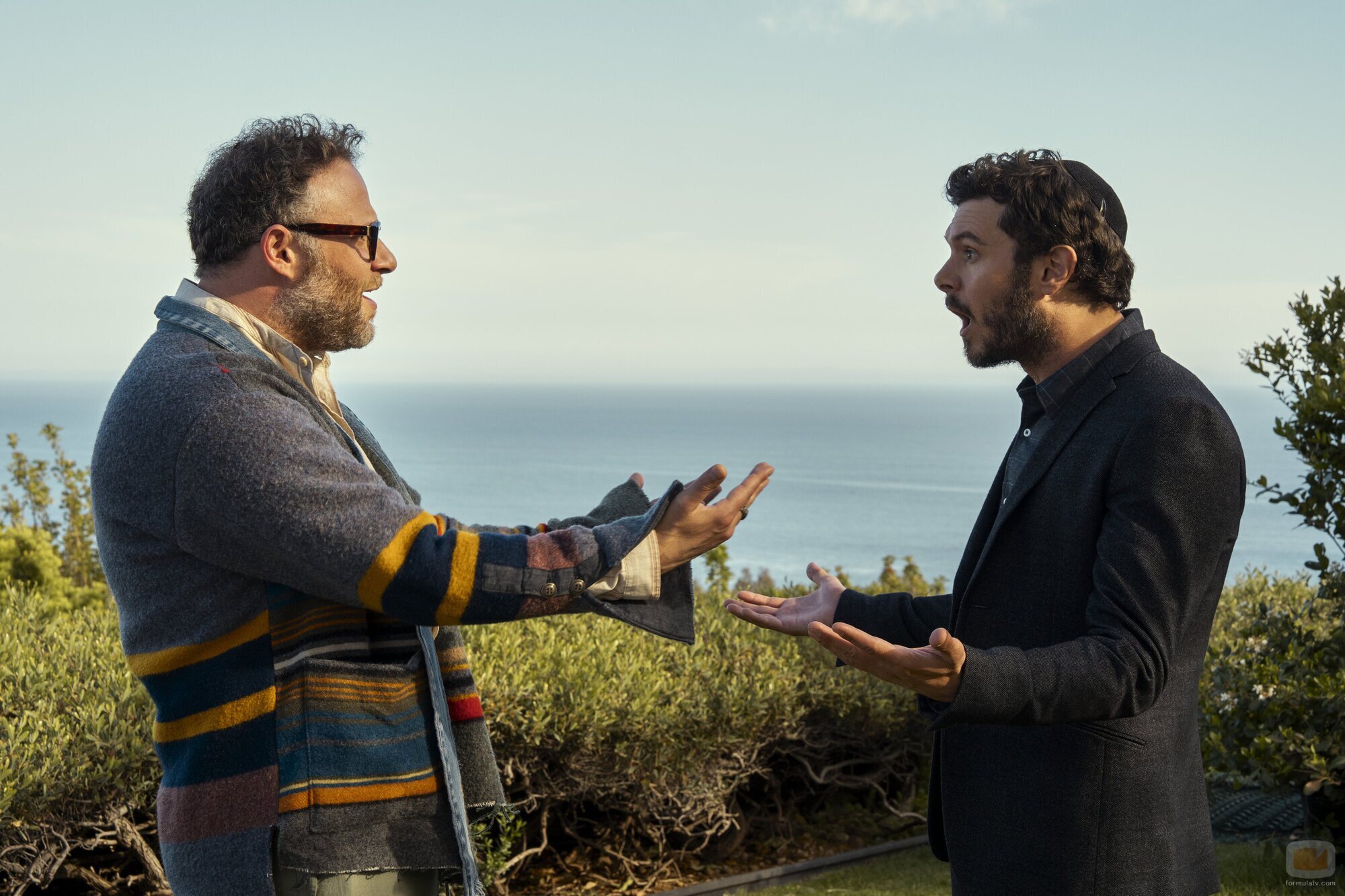 Seth Rogen y Adam Brody en Capítulo 6 titulado 'Todo es posible' de 'Nadie quiere esto'