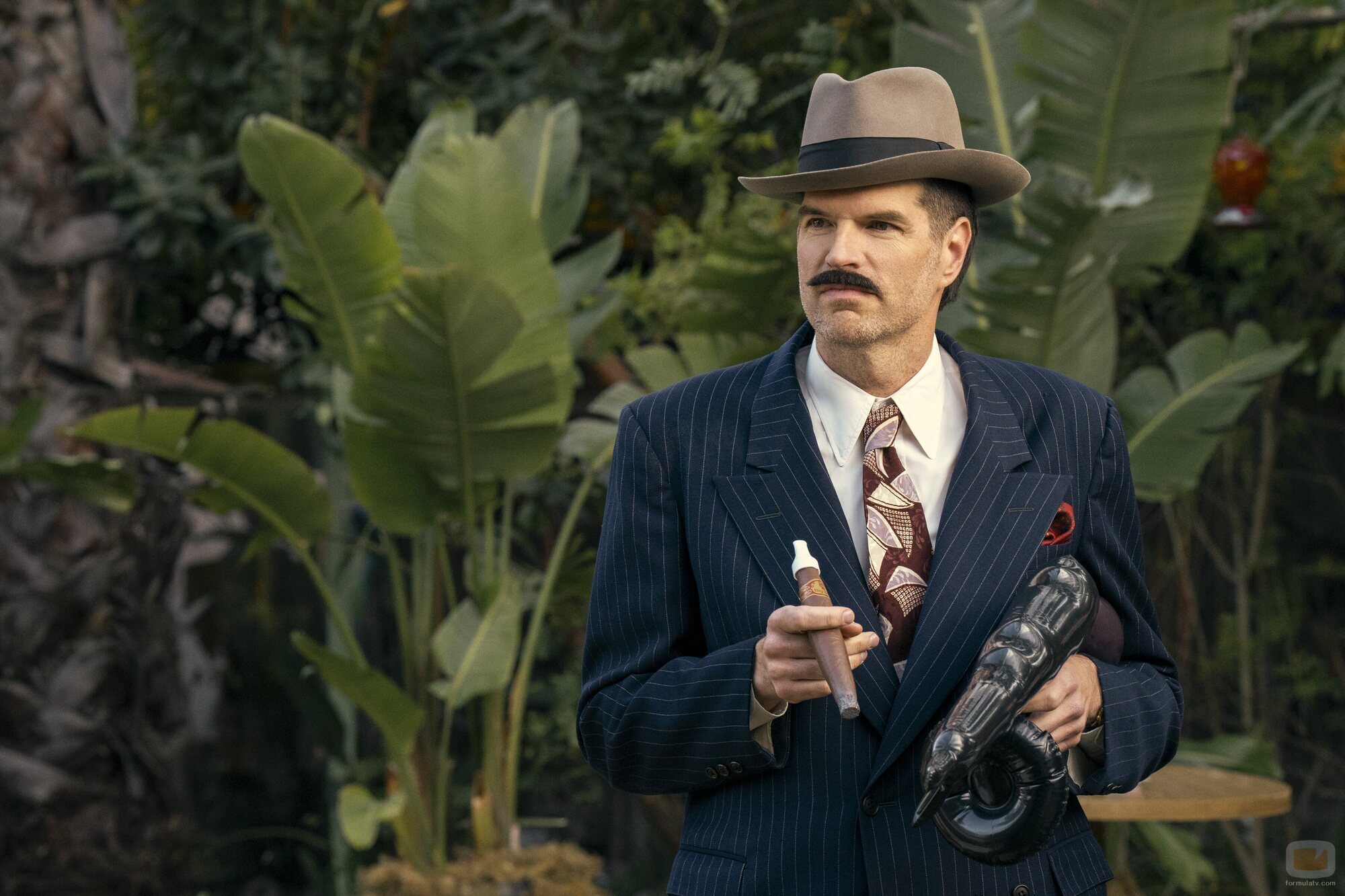 Timothy Simons en 2x06 'Todo es posible' de 'Nadie quiere esto'