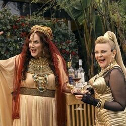 Stephanie Faracy y Michael Hitchcock en 'Todo es posible' de 'Nadie quiere esto'