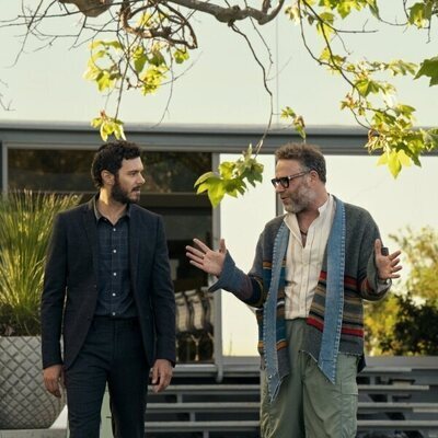 Adam Brody y Seth Rogen en 'Todo es posible' de 'Nadie quiere esto'