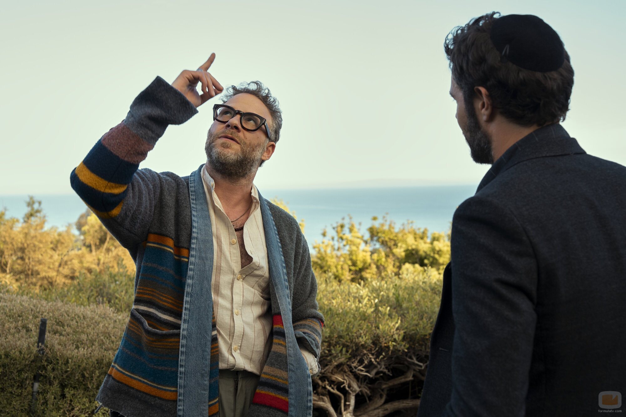 Imagen de Seth Rogen y Adam Brody en Capítulo 6 titulado 'Todo es posible' de 'Nadie quiere esto'