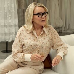 Stephanie Faracy en la temporada 2 y el capítulo 07 de 'Nadie quiere esto'