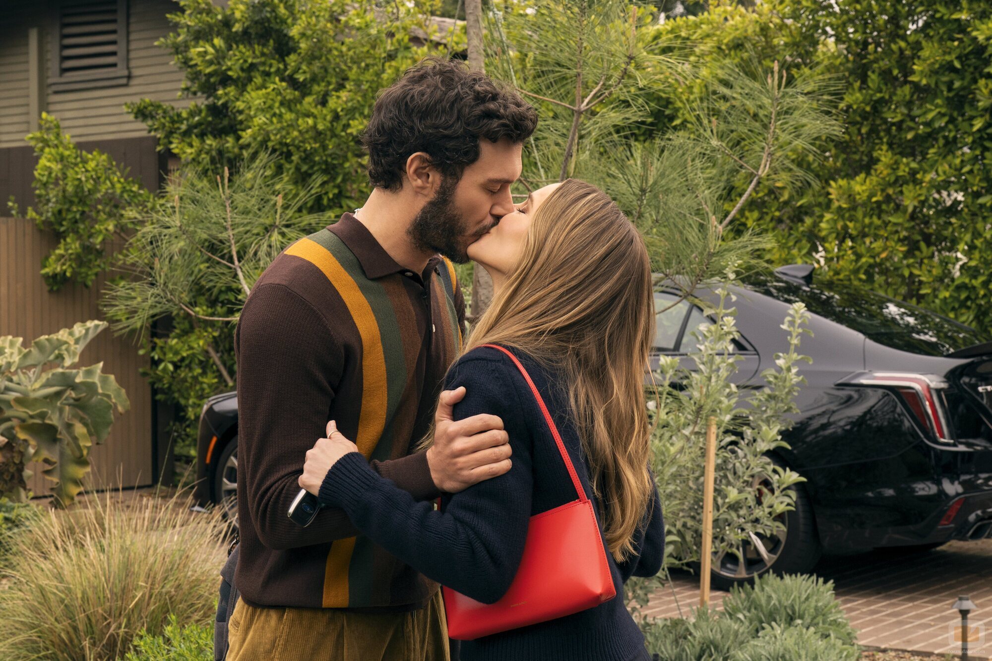 Adam Brody y Kristen Bell en el 2x07 de 'Nobody Wants This'