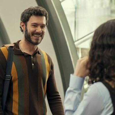 Adam Brody en el 2x07 de 'Nobody Wants This'