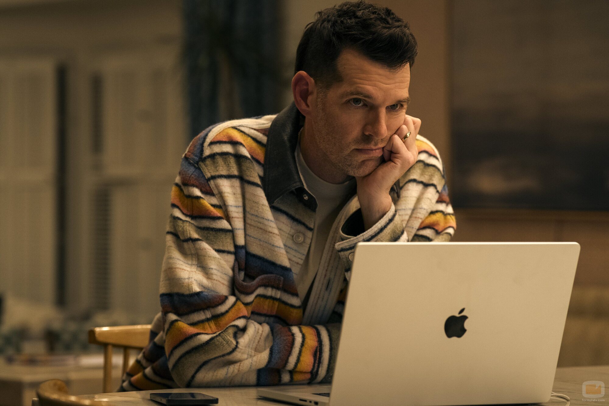 Timothy Simons en el 2x08 de 'Nadie quiere esto'