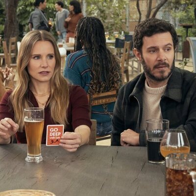 Kristen Bell y Adam Brody en 2x09 titulado 'Encrucijada' de 'Nadie quiere esto'