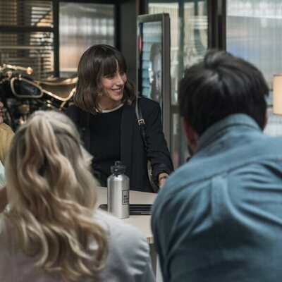 Victoria Martín y Aura Garrido en el 1x01 de 'Entrepreneurs'