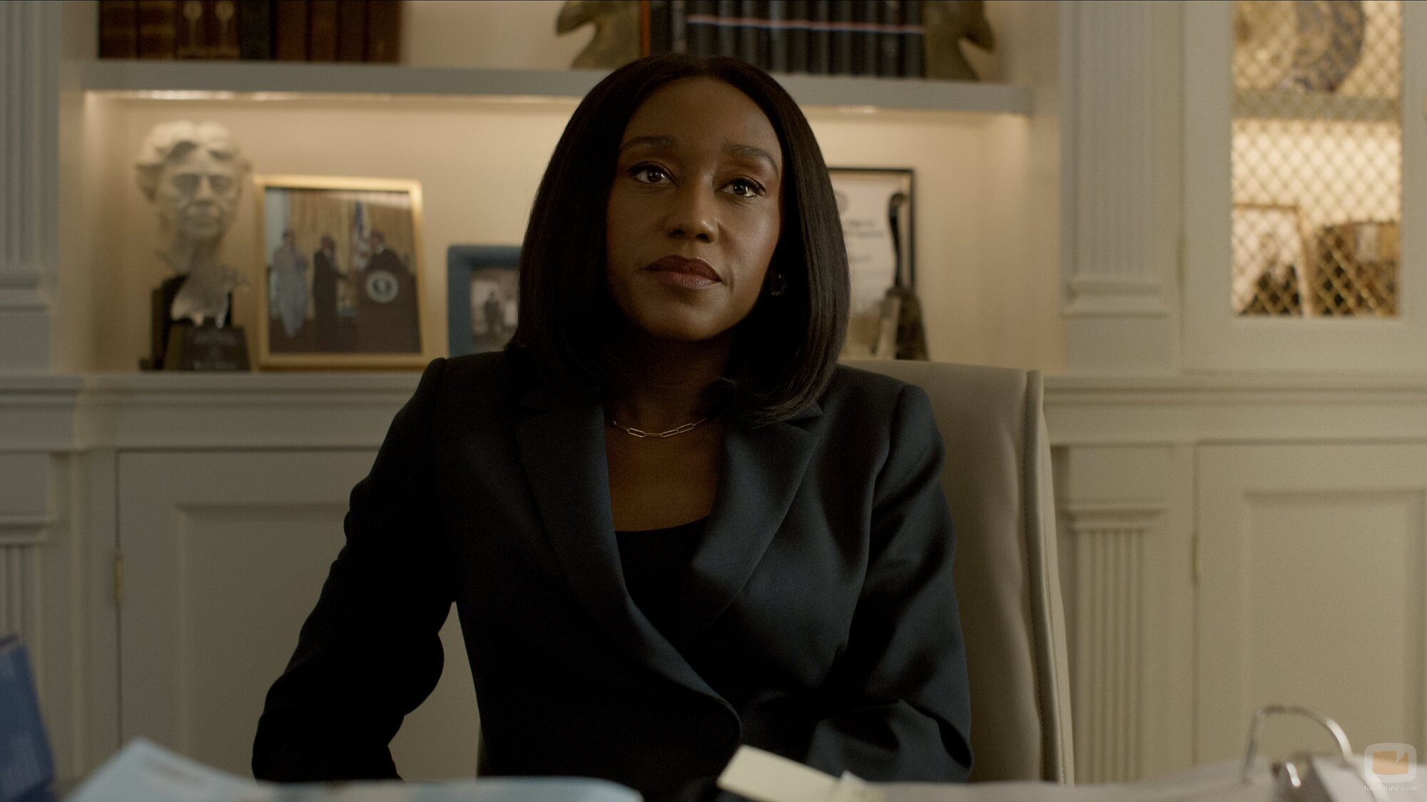 Nana Mensah en 'Caballo sin jinete' de 'The Diplomat'
