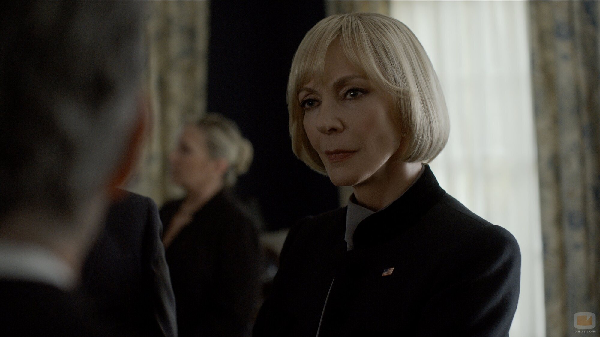 Allison Janney en 3x03 titulado 'Caballo sin jinete' de 'La diplomática'