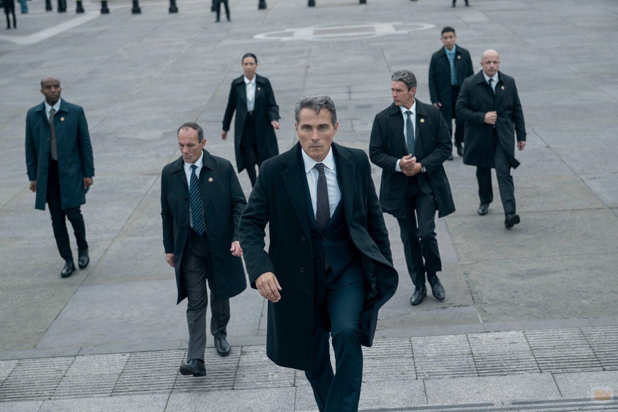 Rufus Sewell en el 3x05 de 'The Diplomat'