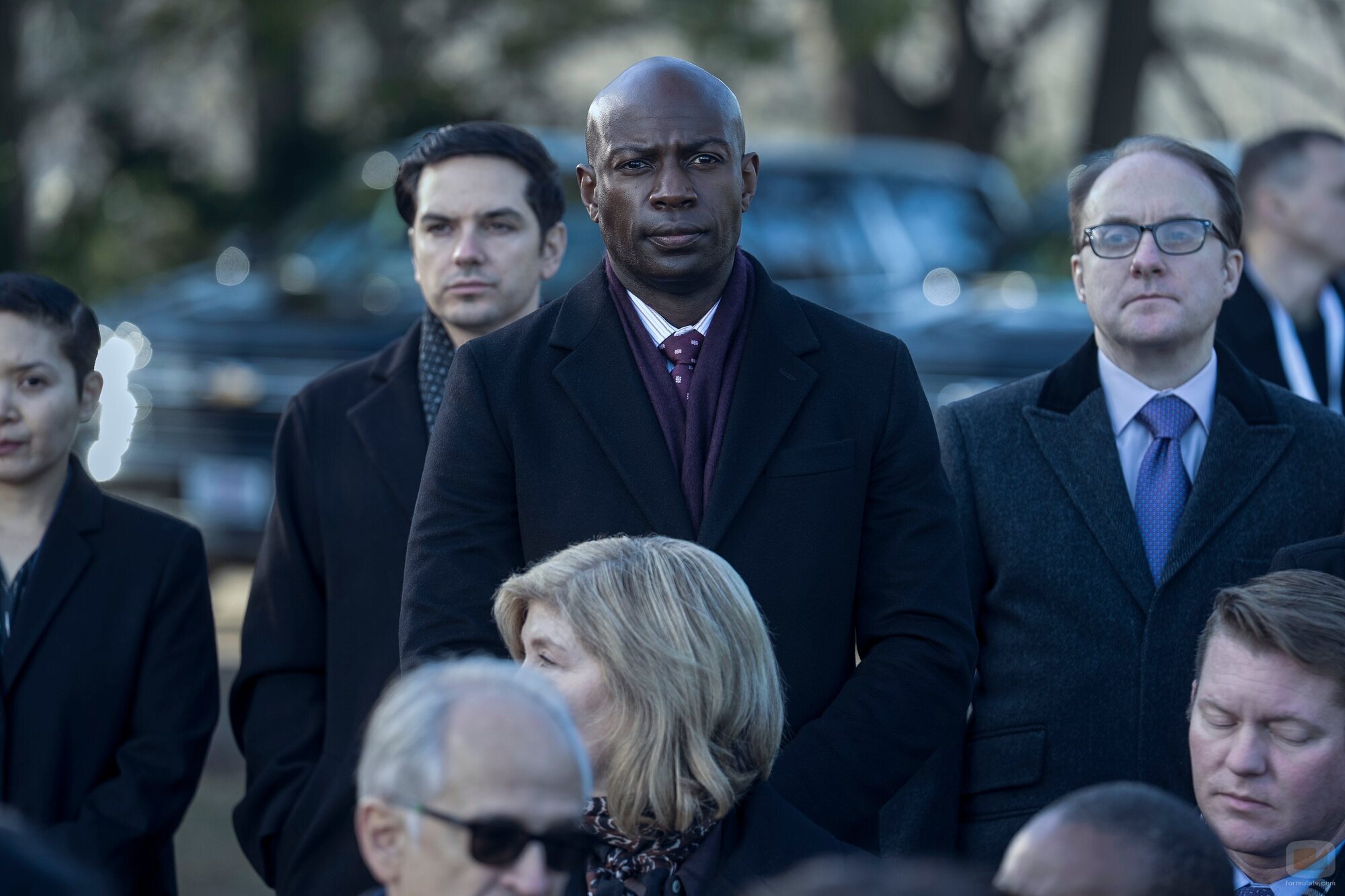 David Gyasi en el 3x06 de 'La diplomática'