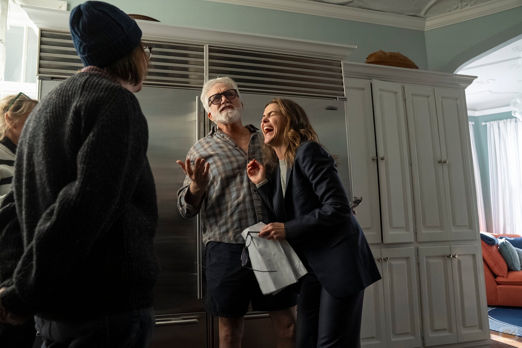 Bradley Whitford y Keri Russell en la temporada 3 y el capítulo 06 de 'La diplomática'