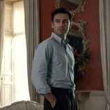Aidan Turner en 'PNG' de 'The Diplomat'