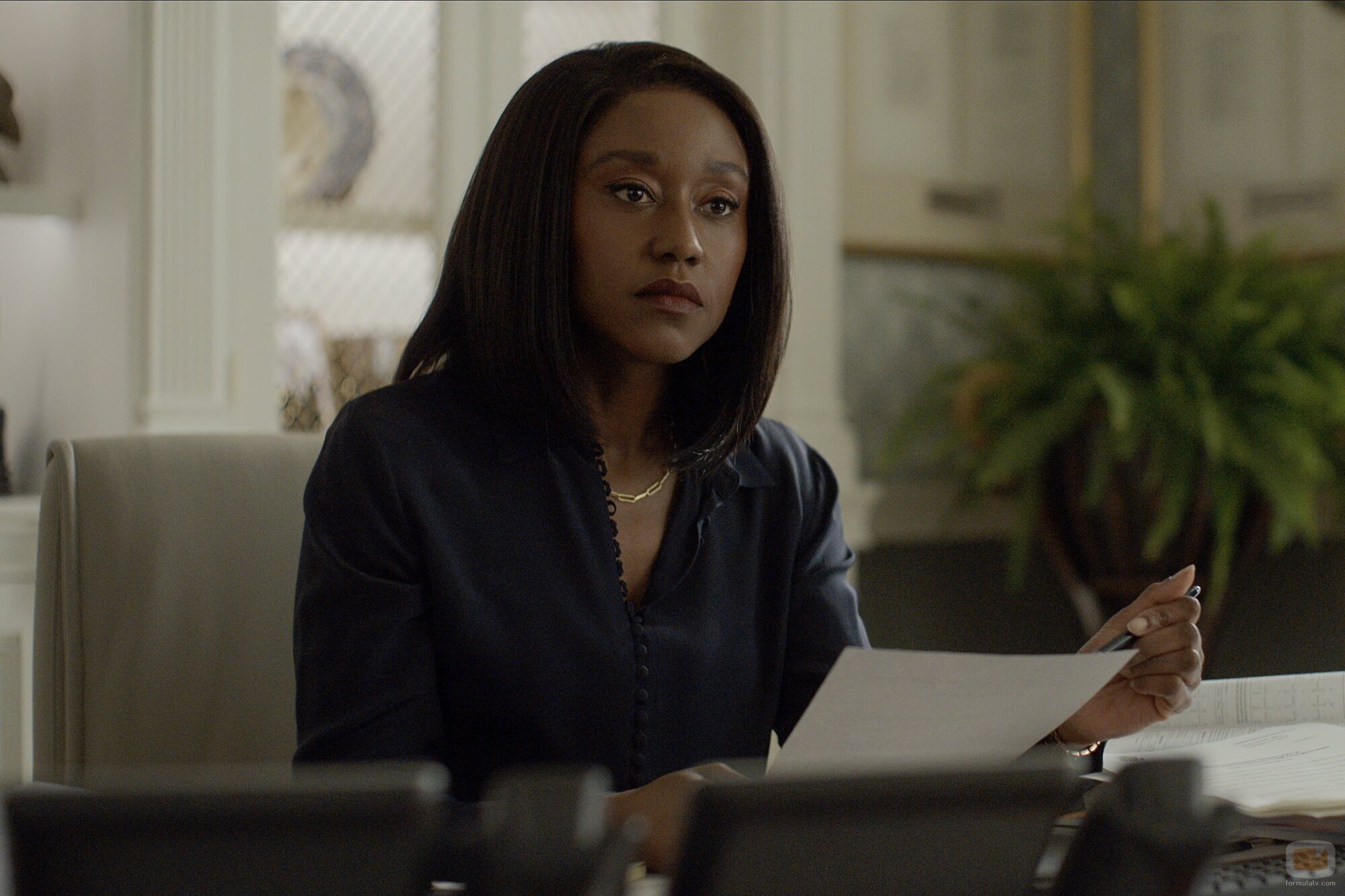 Nana Mensah en el 3x07 de 'La diplomática'