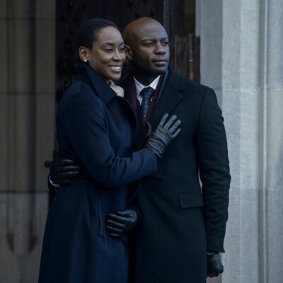 Tracy Ifeachor y David Gyasi en 3x08 titulado 'La mujer de Schrodinger' de 'La diplomática'