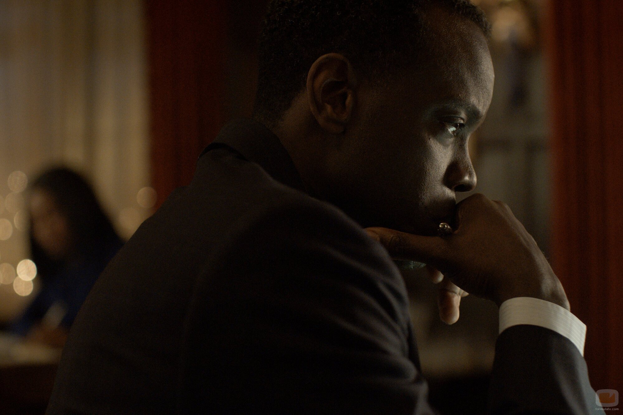 Ato Essandoh en 'La mujer de Schrodinger' de 'La diplomática'