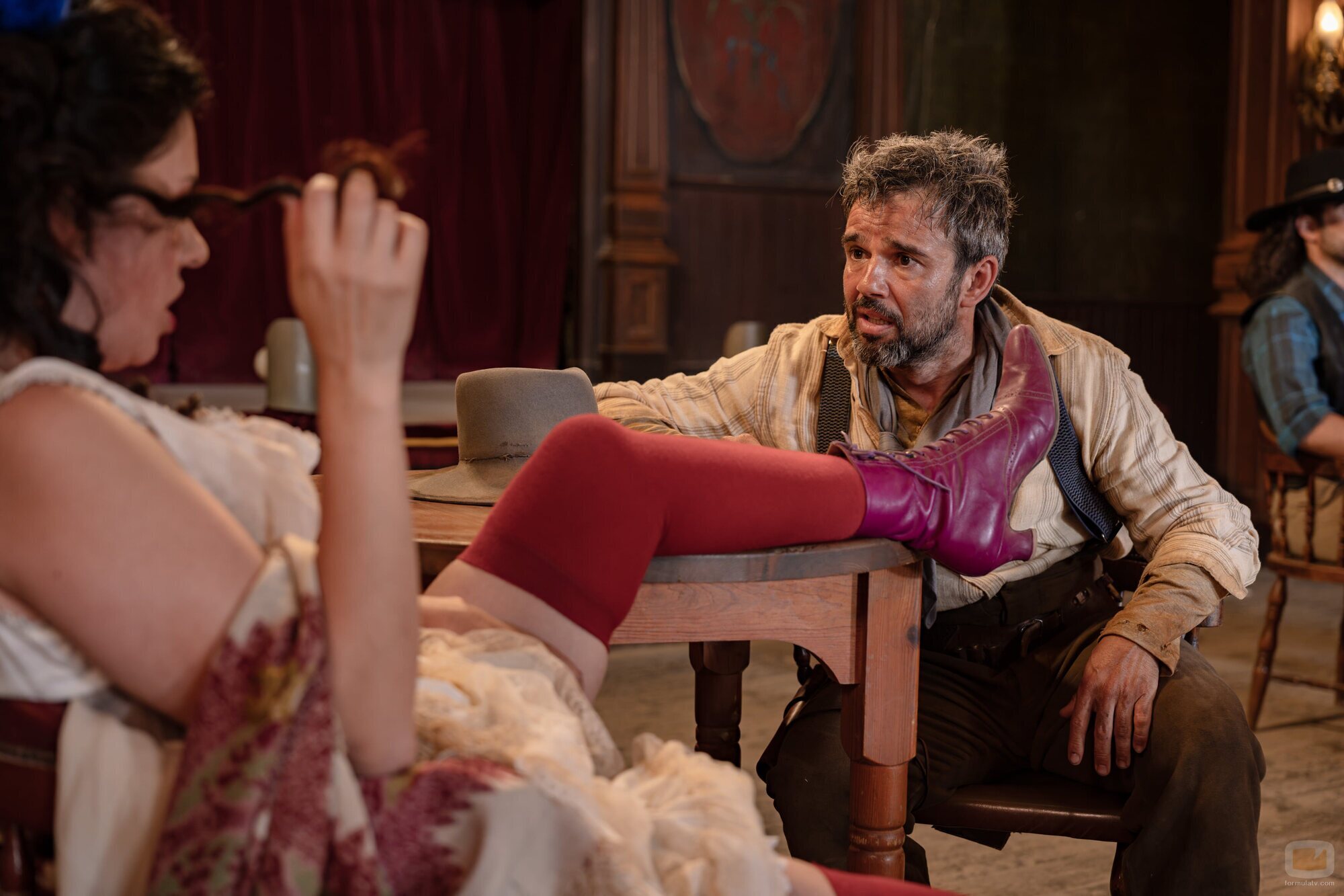 Ana Arias y Raúl Peña en 16x05 'Una ciudad sin ley, un mormón mojón y un saloon a doble altura' de 'La que se avecina'