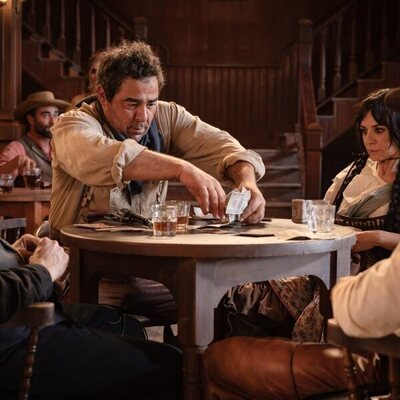 Escena de Miren Ibarguren y Pablo Chiapella en el 16x05 de 'La que se avecina'
