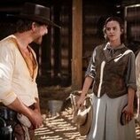 Félix Gómez y Ainhoa Larrañaga en Capítulo 5 titulado 'Una ciudad sin ley, un mormón mojón y un saloon a doble altura' de 'La que se avecina'