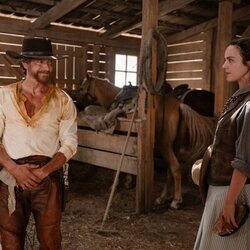 Ainhoa Larrañaga y Félix Gómez en Capítulo 5 titulado 'Una ciudad sin ley, un mormón mojón y un saloon a doble altura' de 'La que se avecina'