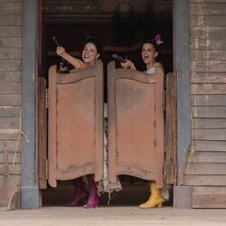 Macarena Gómez y Ana Arias en Capítulo 5 titulado 'Una ciudad sin ley, un mormón mojón y un saloon a doble altura' de 'La que se avecina'