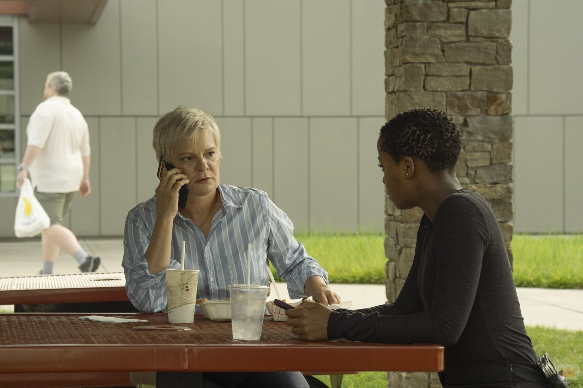 Martha Plimpton en 1x05 titulado 'Errantes' de 'Task'
