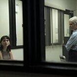 Martha Plimpton y Emilia Jones en 1x05 'Errantes' de 'Task'