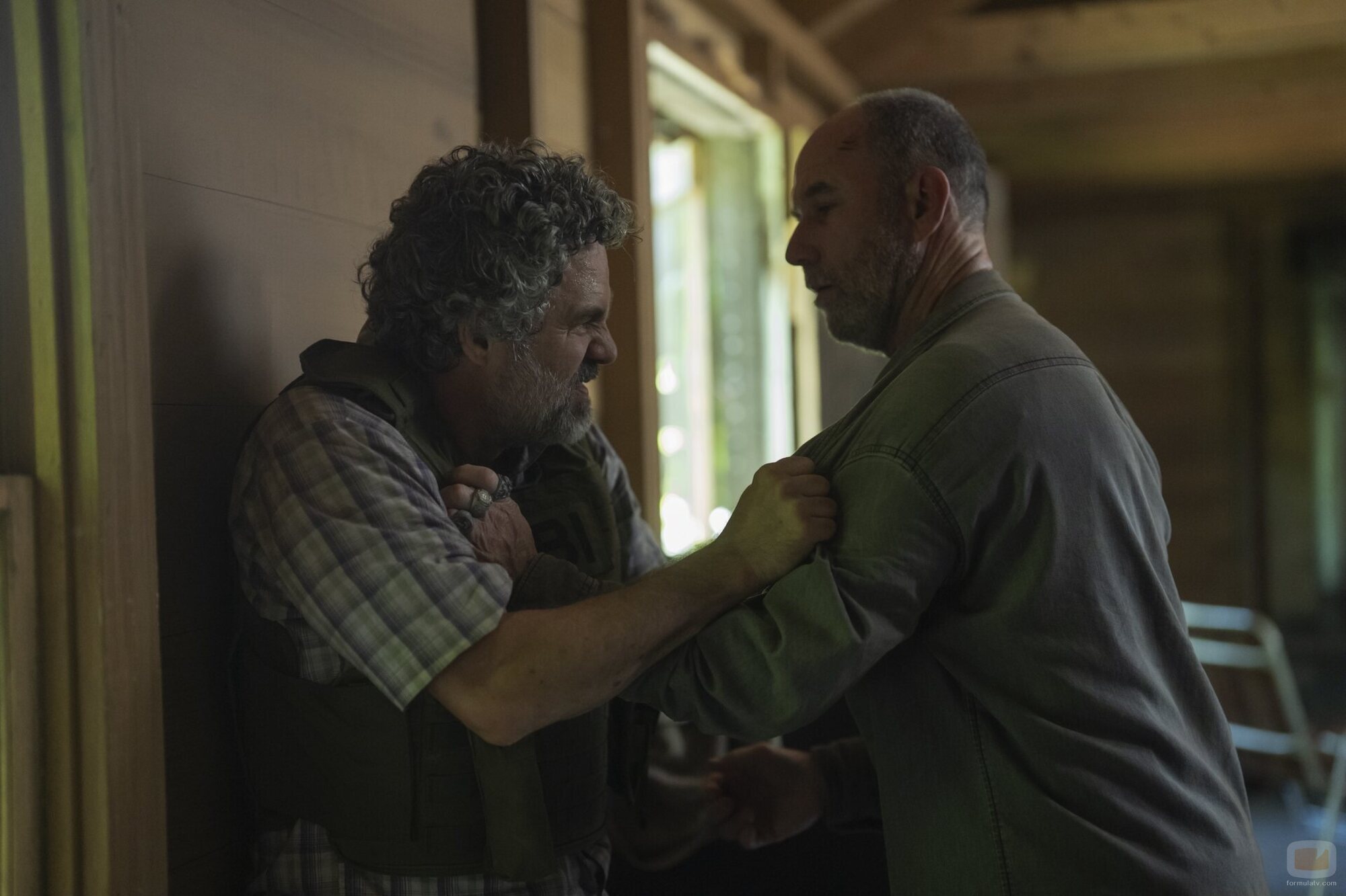 Jamie McShane y Mark Ruffalo en el 1x06 de 'Task'