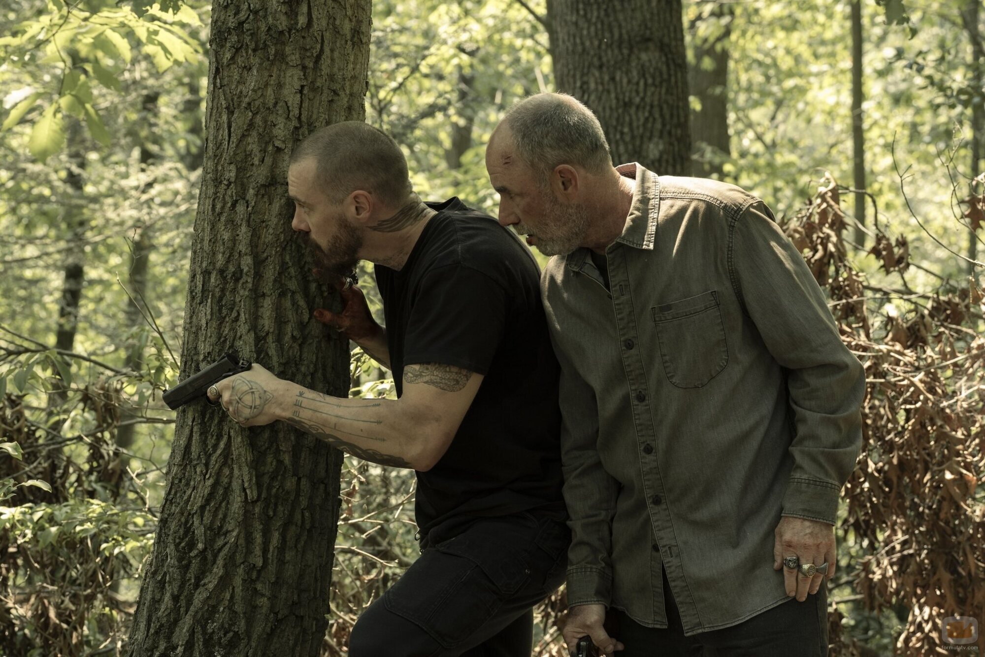 Jamie McShane y Sam Keeley en 'Más allá del bien y del mal existe un río' de 'Task'